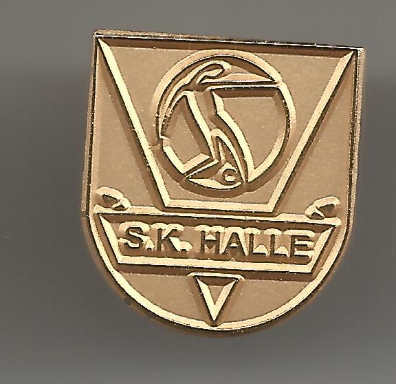 Pin SK HALLE goldfarben